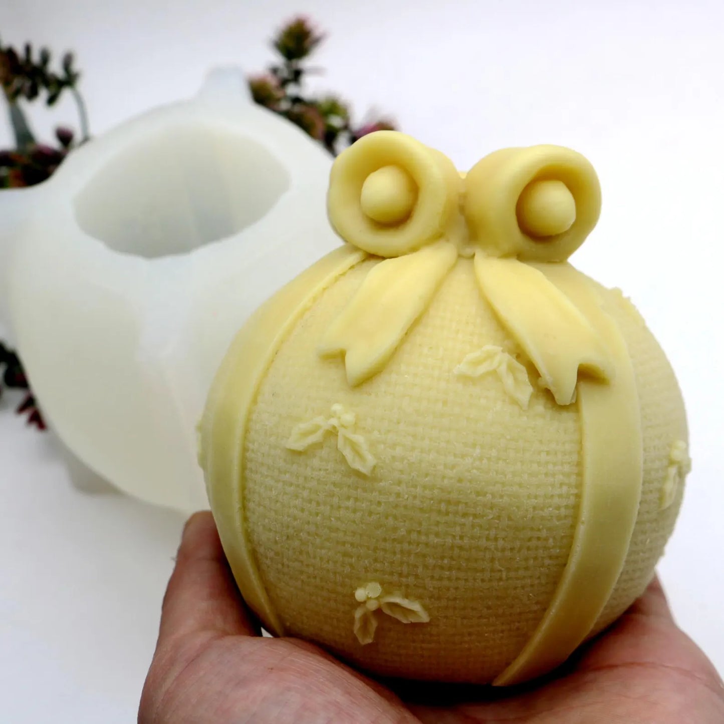 Christmas Ball Mould XMAS52