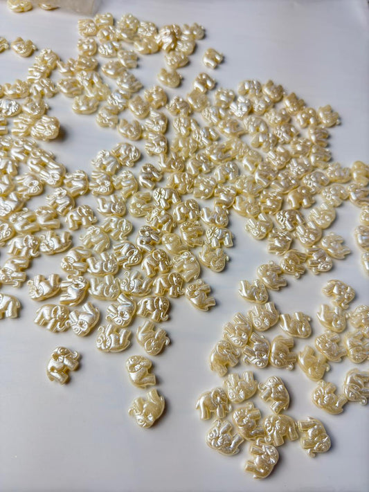 Elephant Charm 25 Pieces DM16