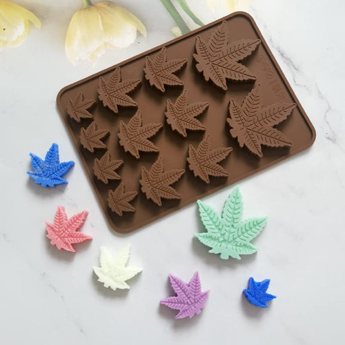 Maple Leaf Mould CM476