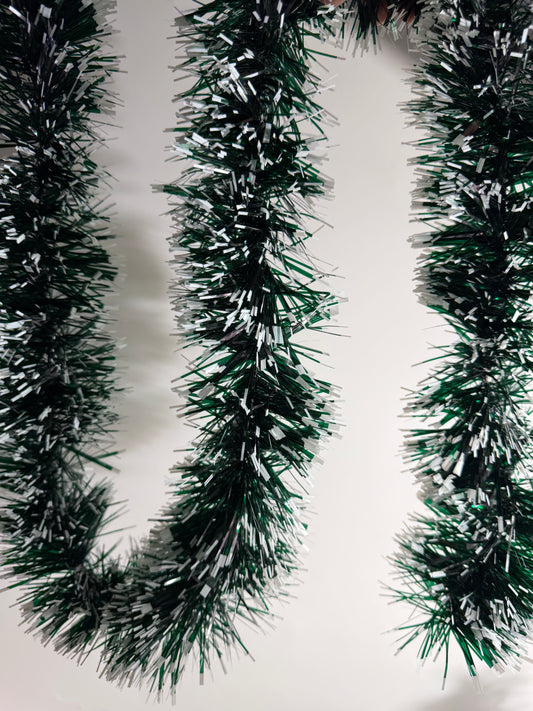 Christmas Green Frill DM33