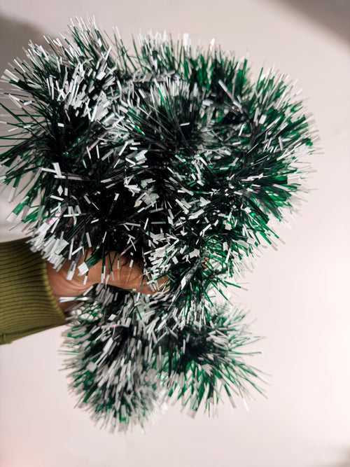 Christmas Green Frill DM33