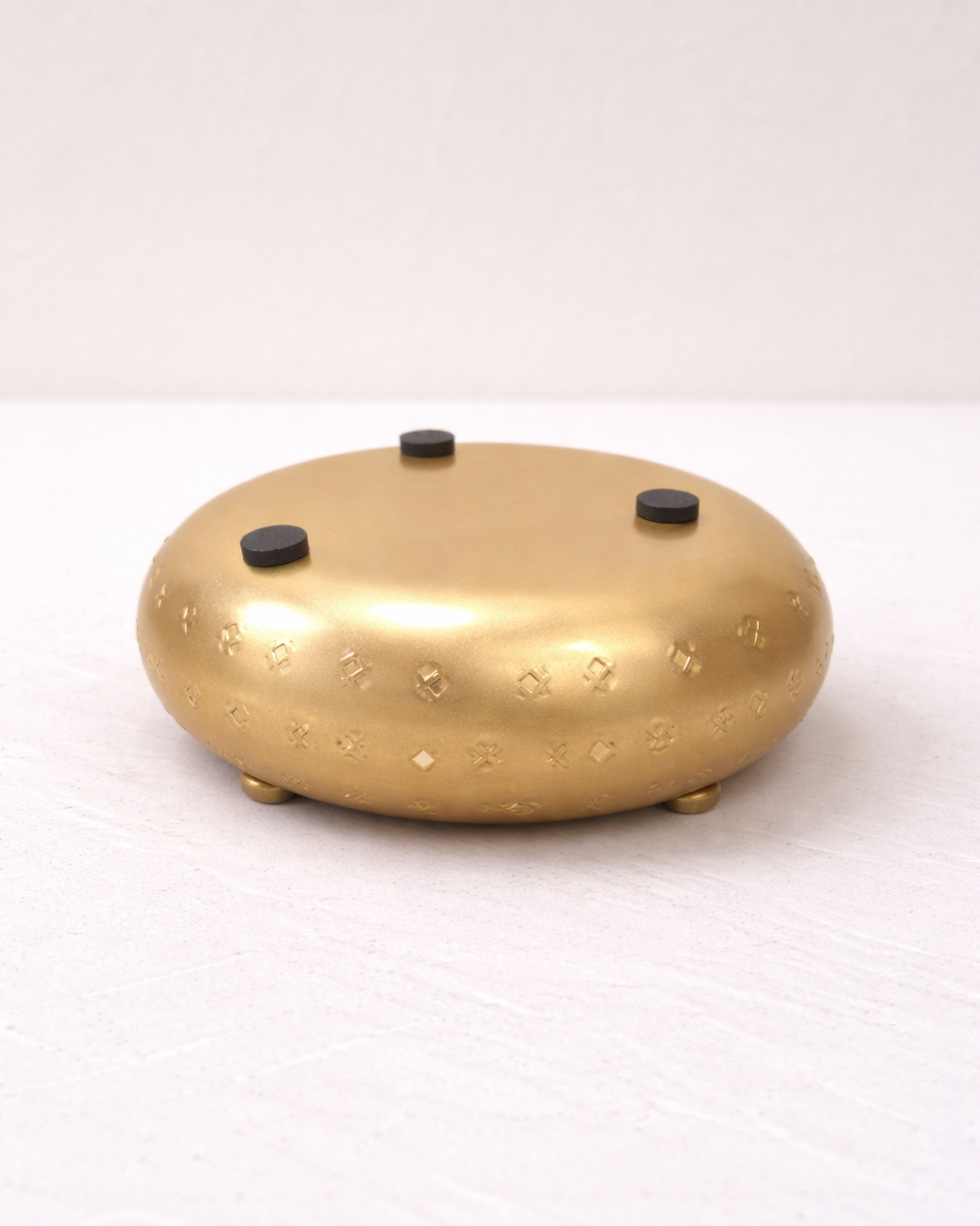 Hammered Metal Urli